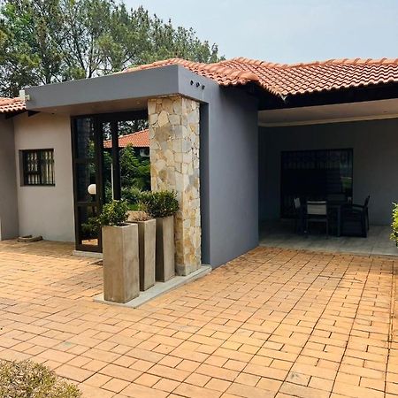Ultimate Sky _ 2 Bedroom Villa Pretoria-Noord エクステリア 写真