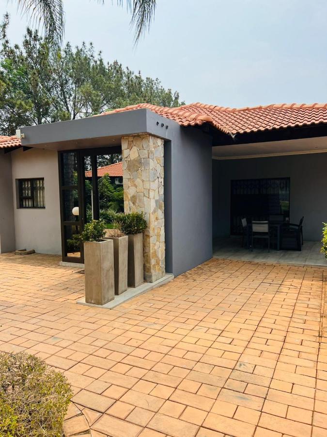 Ultimate Sky _ 2 Bedroom Villa Pretoria-Noord エクステリア 写真