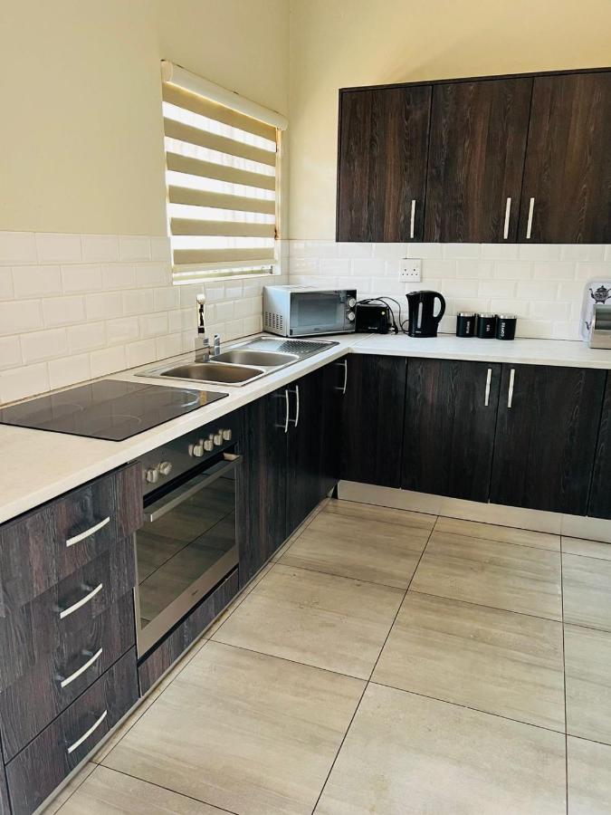 Ultimate Sky _ 2 Bedroom Villa Pretoria-Noord エクステリア 写真